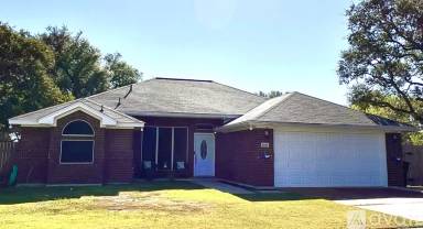 Main picture of 5104 Leaning Oak Cir
