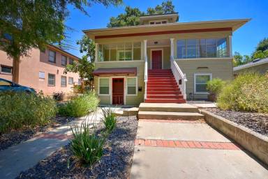Main picture of 3045 Franklin Blvd