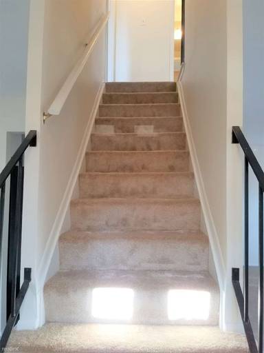 Main picture of 49 N Pendleton Ct