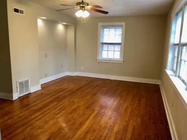 Main picture of 420 E Canedy St