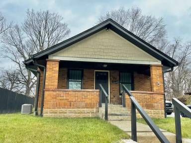 Main picture of 113 E Southern Dr