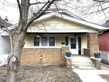 Main picture of 832 Noble St