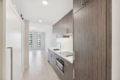 Main picture of 1221 Van Apartments