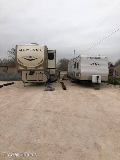 Main picture of 403 W 48th St
