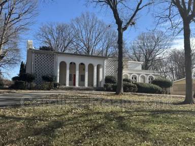 Main picture of 4200 Hyde Park Dr