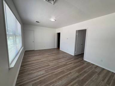 Main picture of 4507 N Illinois Ave