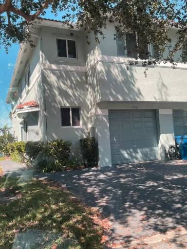 Main picture of 1936 Gardenia Ct