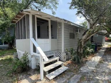 Main picture of 304 E Hanna Ave