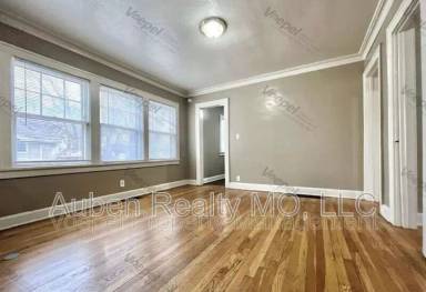 Main picture of 5400-5402 Harrison St
