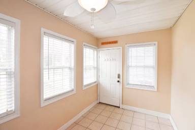 Main picture of 702 43rd Ave S