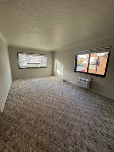 Main picture of 17840 Lake Shore Blvd