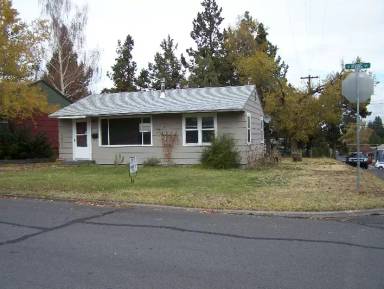 Main picture of 472 NE Irving Ave