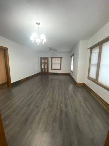 Main picture of 905 Baltimore St