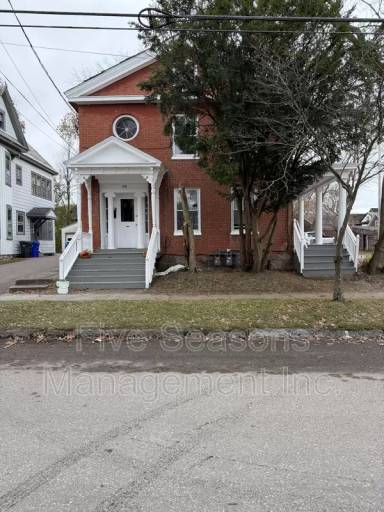 Main picture of 75 Grant St