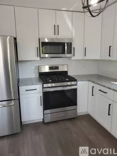Main picture of 18214 Perth Ave