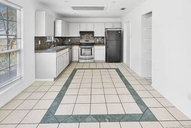 Main picture of 3815 Pipers Crest St