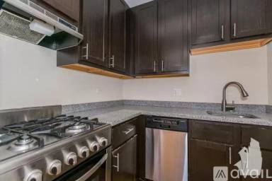 Main picture of 4737 N Hermitage Ave