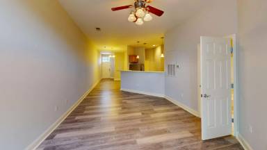 Main picture of 222 Park Square Pl