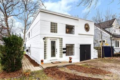 Main picture of 814 Pauline Blvd