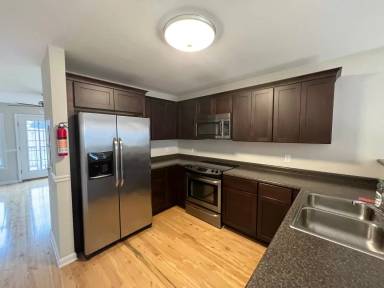 Main picture of 31 Sumner Ln