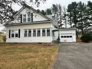 Main picture of 2441 Chapman Rd