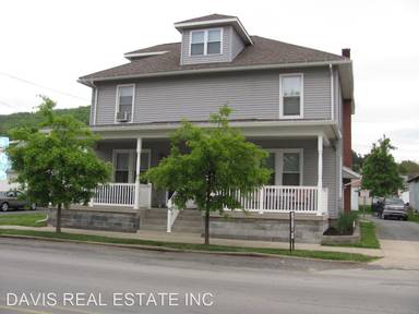Main picture of 15 E Main St