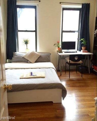 Main picture of 217  West 16th St