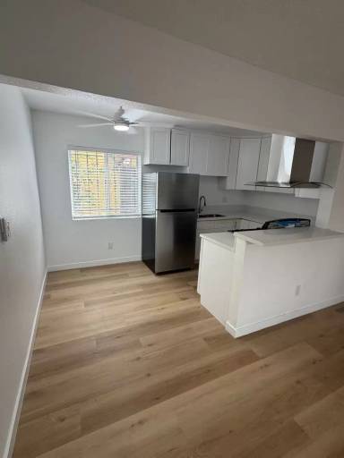 Main picture of 610 E Hyde Park Blvd