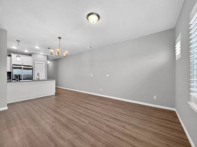 Main picture of 7032 SE Frasier Ln