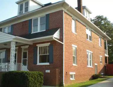 Main picture of 300 Wise Ave