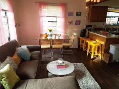 Main picture of 880 18th St