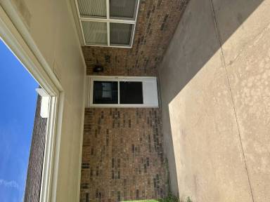 Main picture of 2712 W Elm St