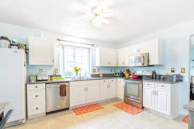 Main picture of 601 Lord Byron Ct