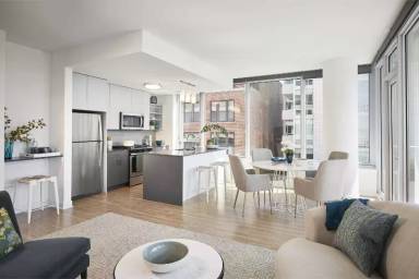 Main picture of 600 S Wells St