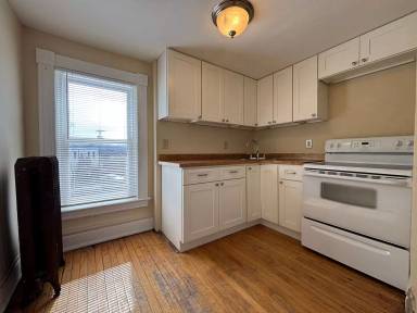 Main picture of 772 Armstrong Ave