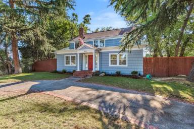 Main picture of 400 Clay St