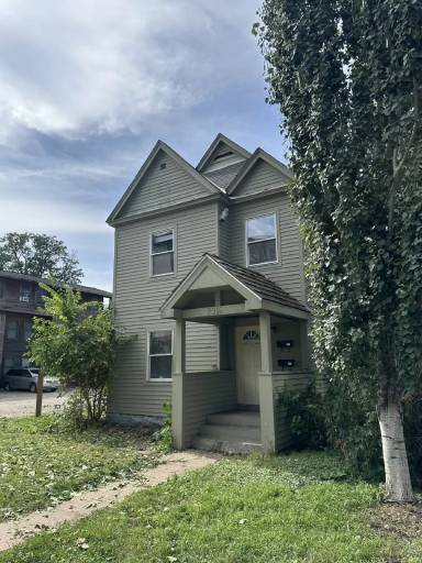 Main picture of 2916 Grand Ave S