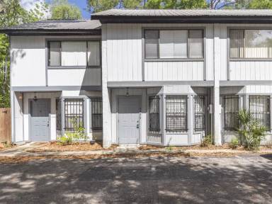 Main picture of 4036 SW 15th Pl