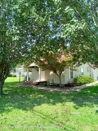 Main picture of 554 S Main St