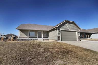 Main picture of 916 Dakota Ln