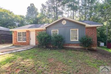Main picture of 205 Woodridge Cir