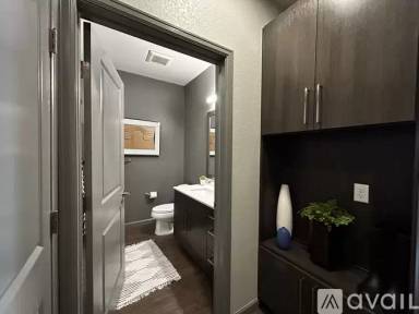 Main picture of 2333 Tremont Pl
