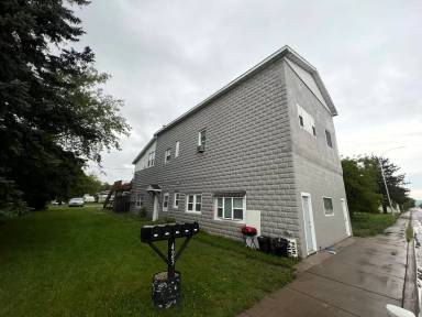 Main picture of 423 Commonwealth Ave