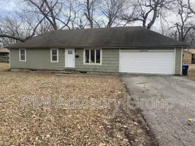 Main picture of 2500 SW Plass Ave