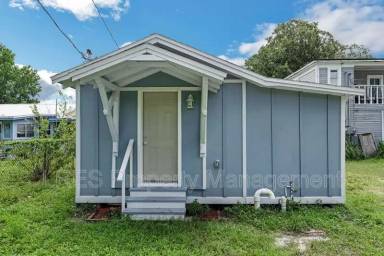 Main picture of 710 1/2 Cypress Ave