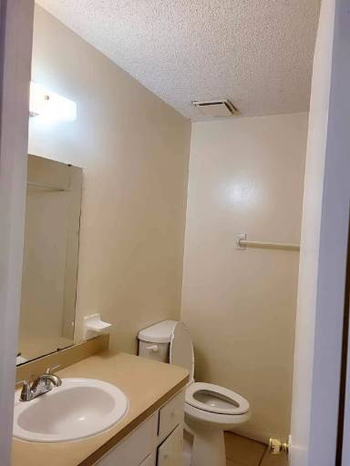 Main picture of 553 S 61st Ave