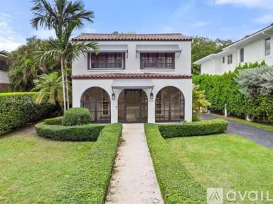 Main picture of 2618 Alhambra Cir