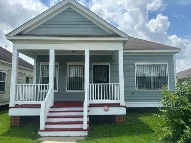 Main picture of 1770 Edgar D Nixon Ave