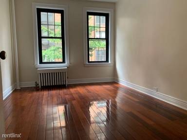Main picture of 218 W 10th St