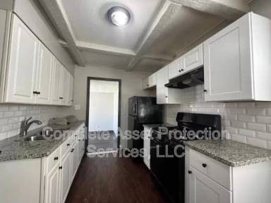 Main picture of 7419 White Oak Ave